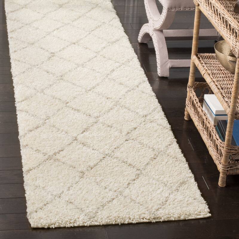 SAFAVIEH Arizona Shag Effrosini 1.2-inch Thick Rug - 2'3" x 8' Runner - Ivory/Beige