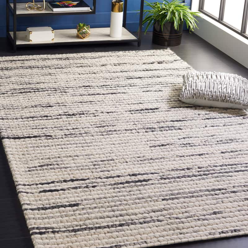 SAFAVIEH Handmade Marbella Katrein Wool Rug - 8' x 10' - Black/Ivory
