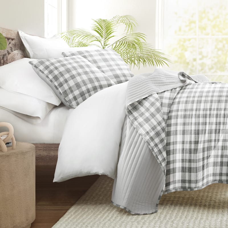 Becky Cameron All Season 3 Piece Reversible Patterned Quilt Set