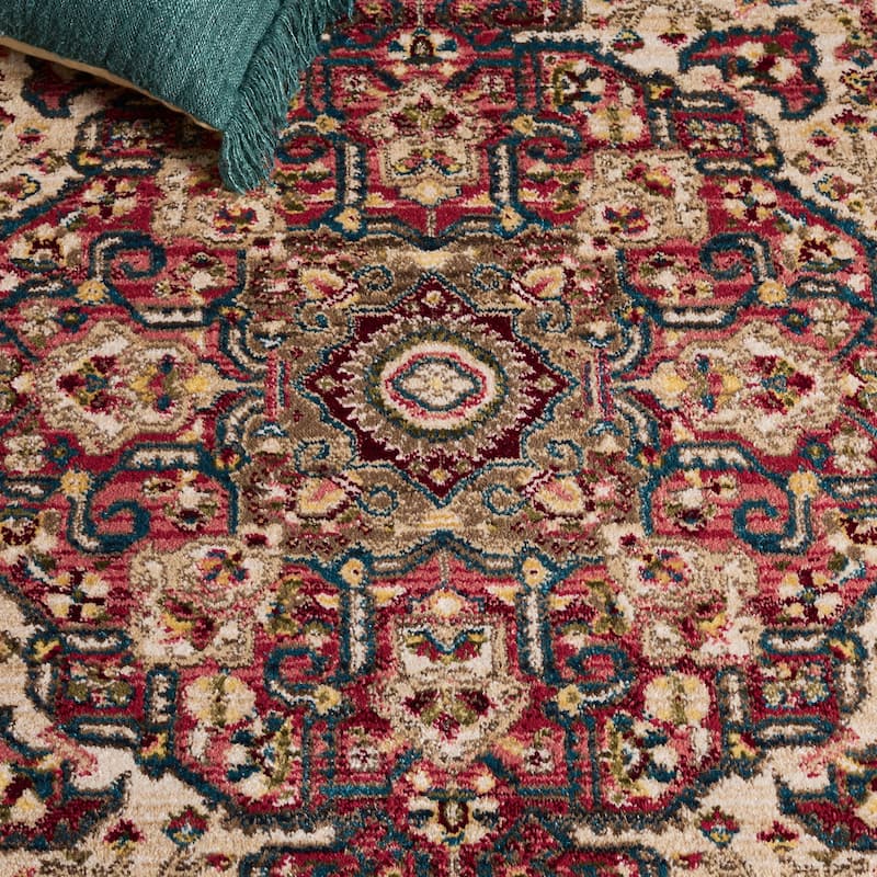 SAFAVIEH Kashan Marybeth Oriental Rug with Fringe