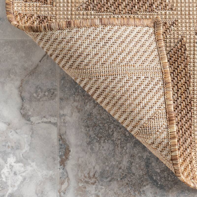 Nuloom Saunders Geometric Indoor/Outdoor Area Rug