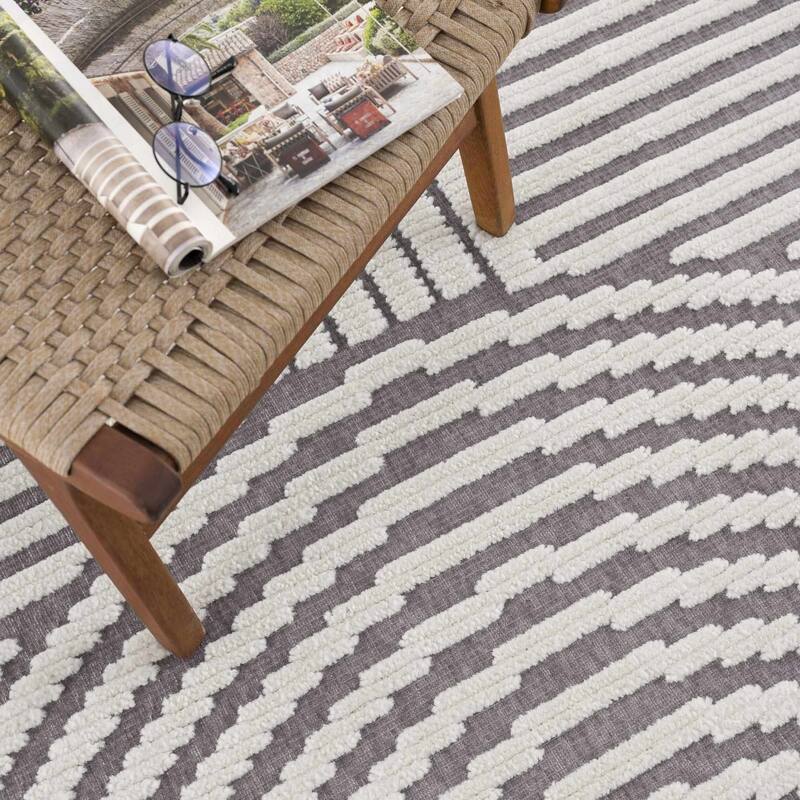 Hauteloom Deron Living Room, Bedroom Machine Washable Area Rug - White, Off White - 2' x 2'10"