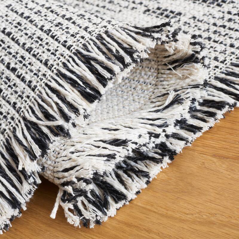 SAFAVIEH Augustine Kanerva Trellis Fringe Rug