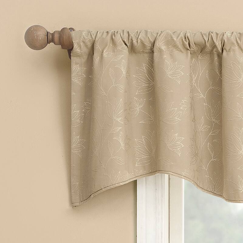 Sun Zero Bronte Floral Jacquard Total Blackout Rod Pocket 1-Piece Curtain Valance