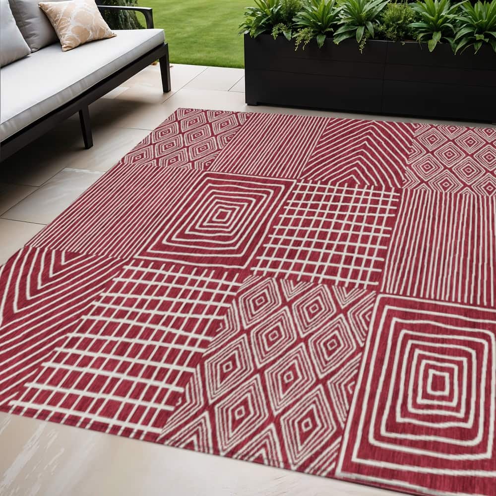 HomeRoots Geometric Transitional Rectangle Outdoor Rug
