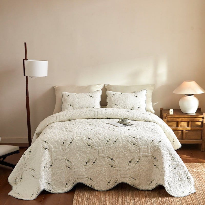 3Pcs Lightweight Cotton Quilt European Cottage Floral Bedspread Set - King - Ivory / Green