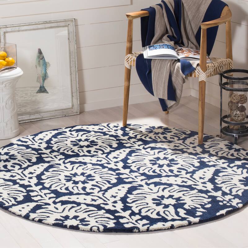 SAFAVIEH Handmade Bella Tineke Modern Floral Wool Rug - 5' Round - Navy/Ivory