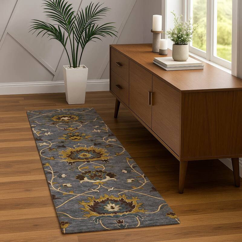 Machine Washable Indoor/ Outdoor Traditional Luna Chantille Rug