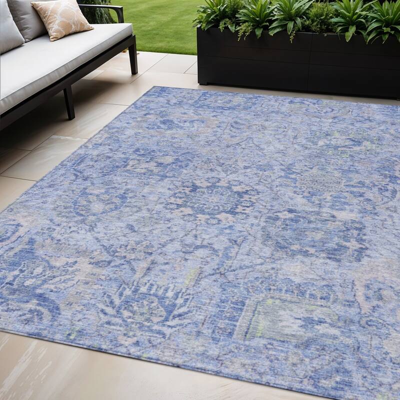 HomeRoots Damask Traditional Rectangle Outdoor Rug - 5' X 8'