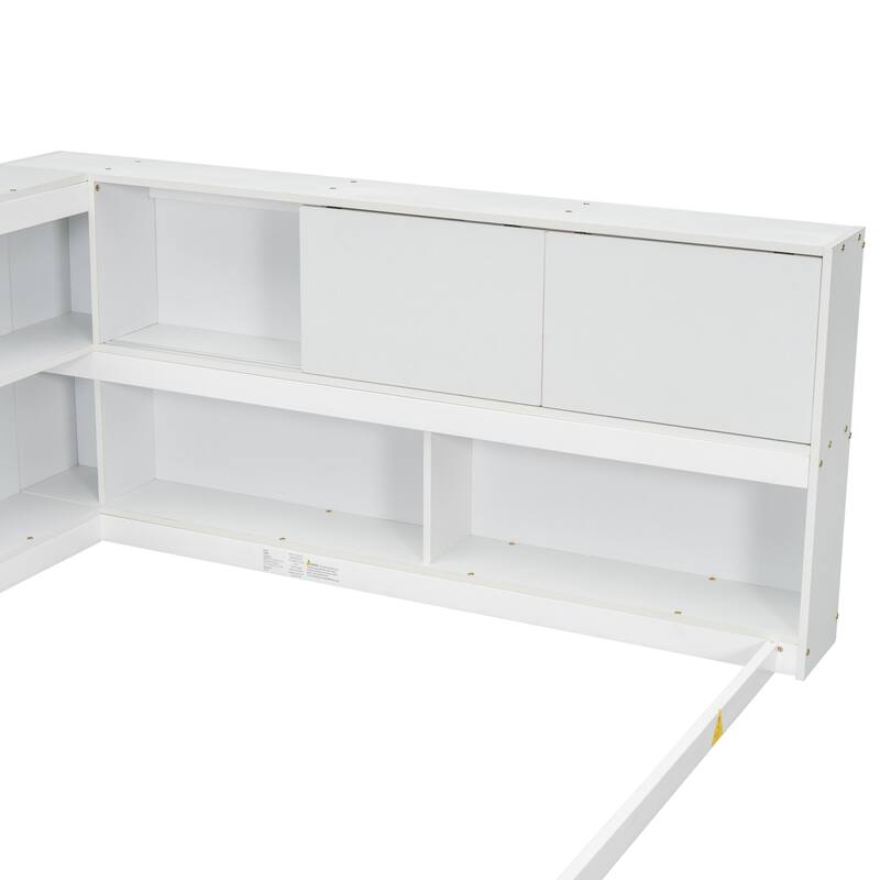 Floor Bed with L-shaped Bookcases and sliding doors