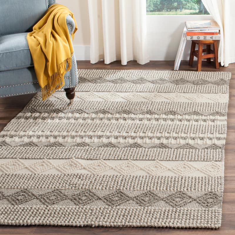 SAFAVIEH Handmade Natura Annedorte Wool Rug