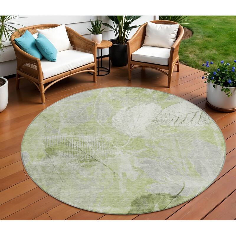 HomeRoots Floral Transitional Rectangle Outdoor Rug - 8' Round