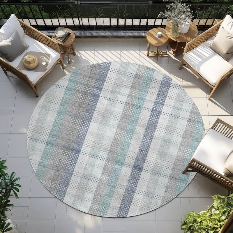 Machine Washable Indoor/ Outdoor Modern Plaid Chantille Rug - Silver - 8' x 8'