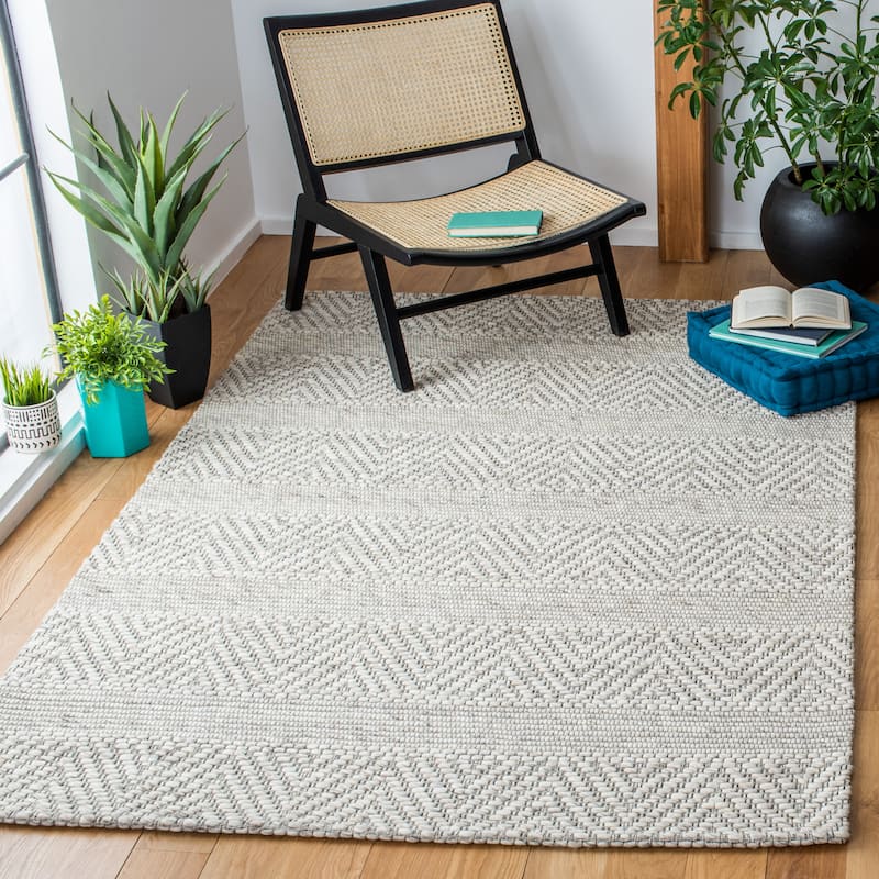 SAFAVIEH Marbella Berra Wool Rug - 3' x 5' - Beige/Light Grey
