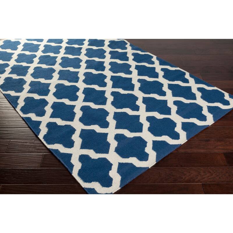 Hand-Woven Ashley Lattice Reverisble Flatweave Wool Area Rug - 5' x 8'