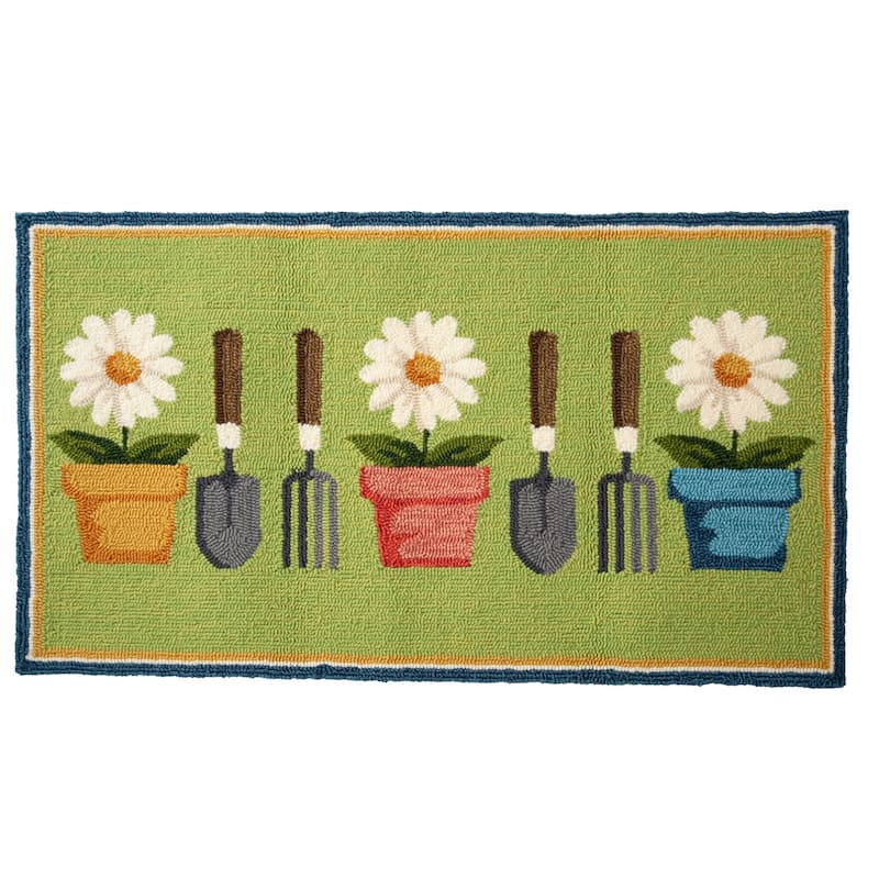 Indoor/Outdoor Garden Tools Hooked Polypropylene Accent Rug 24"x42" - 2' x 3'