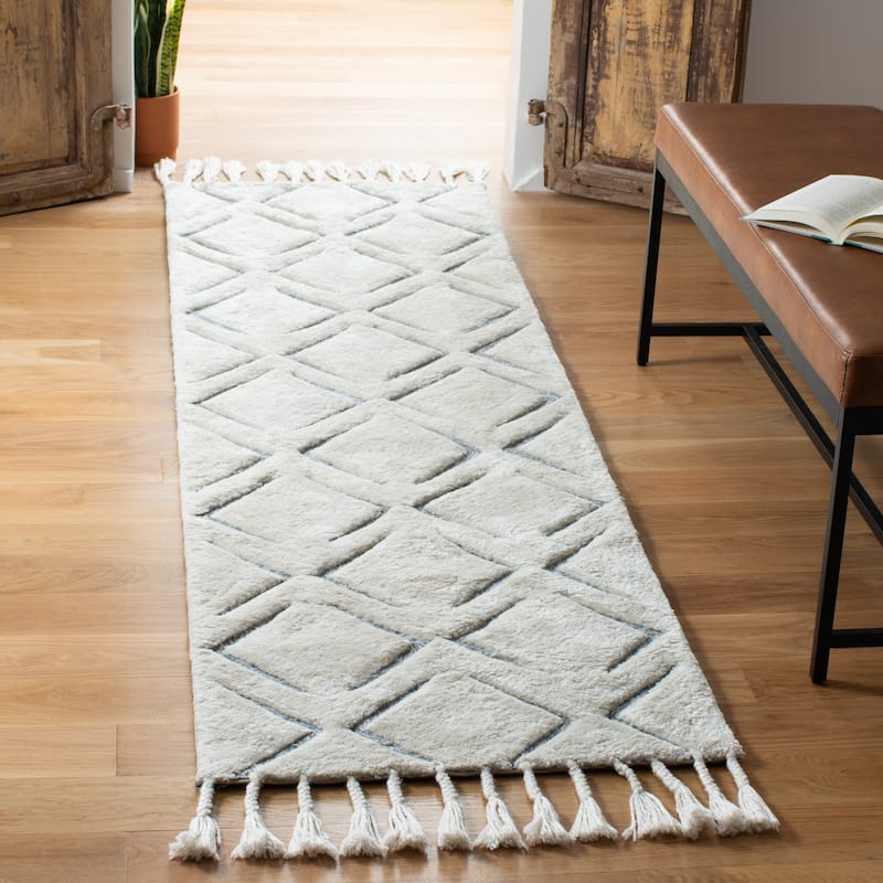 SAFAVIEH Handmade Sahara Sydnie Moroccan Cotton Rug - 2'3" x 8' Runner - Ivory/Grey
