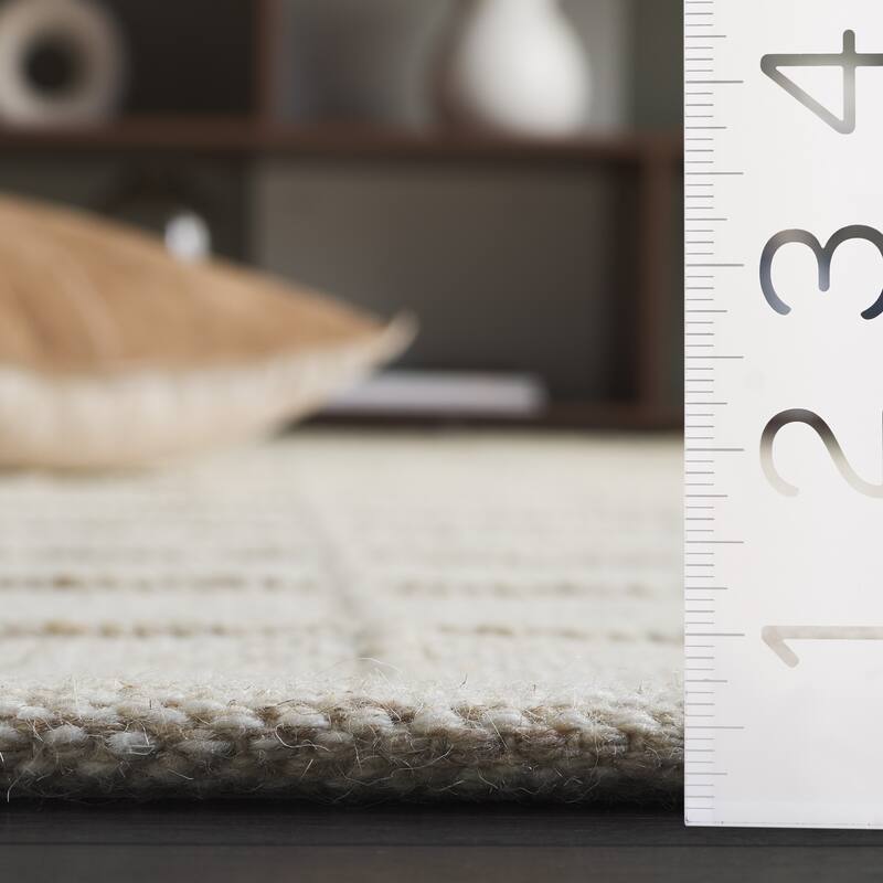 SAFAVIEH Handmade Natura Lyka Transitional Wool Rug