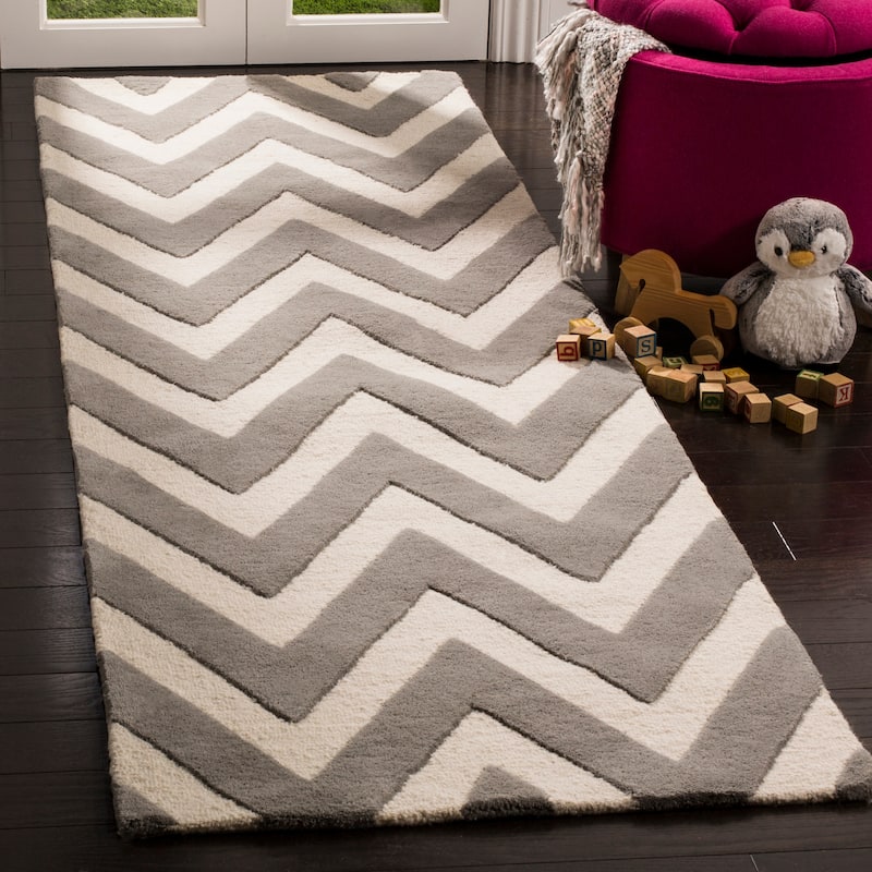 SAFAVIEH Handmade Kids Halle Wool Rug - 2'6" x 8' Runner - Grey/Ivory