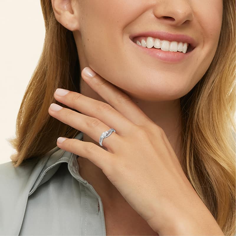 1/4ct TDW Diamond Three stone Anniversary Ring in 10K White Gold for Women