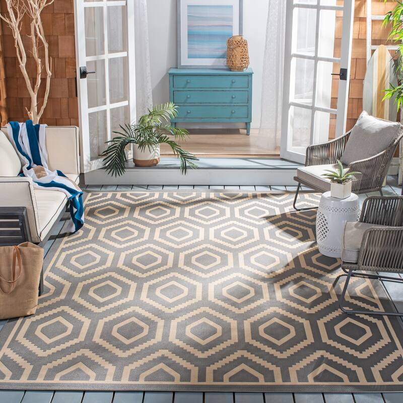 SAFAVIEH Courtyard Carolee Indoor/ Outdoor Patio Backyard Rug