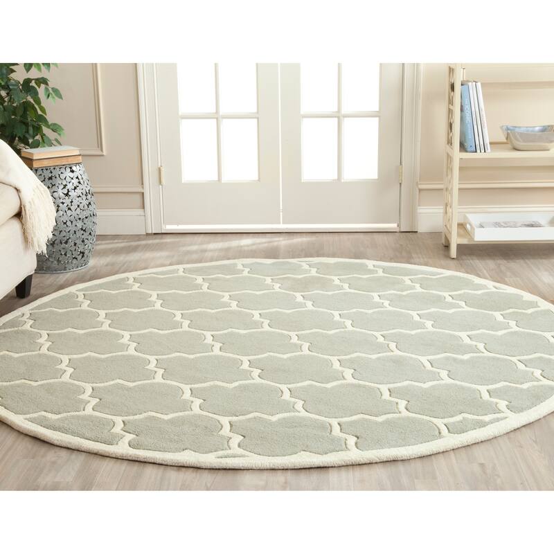 SAFAVIEH Handmade Chatham Antoanela Modern Moroccan Wool Rug - 5' Round - Grey/Ivory