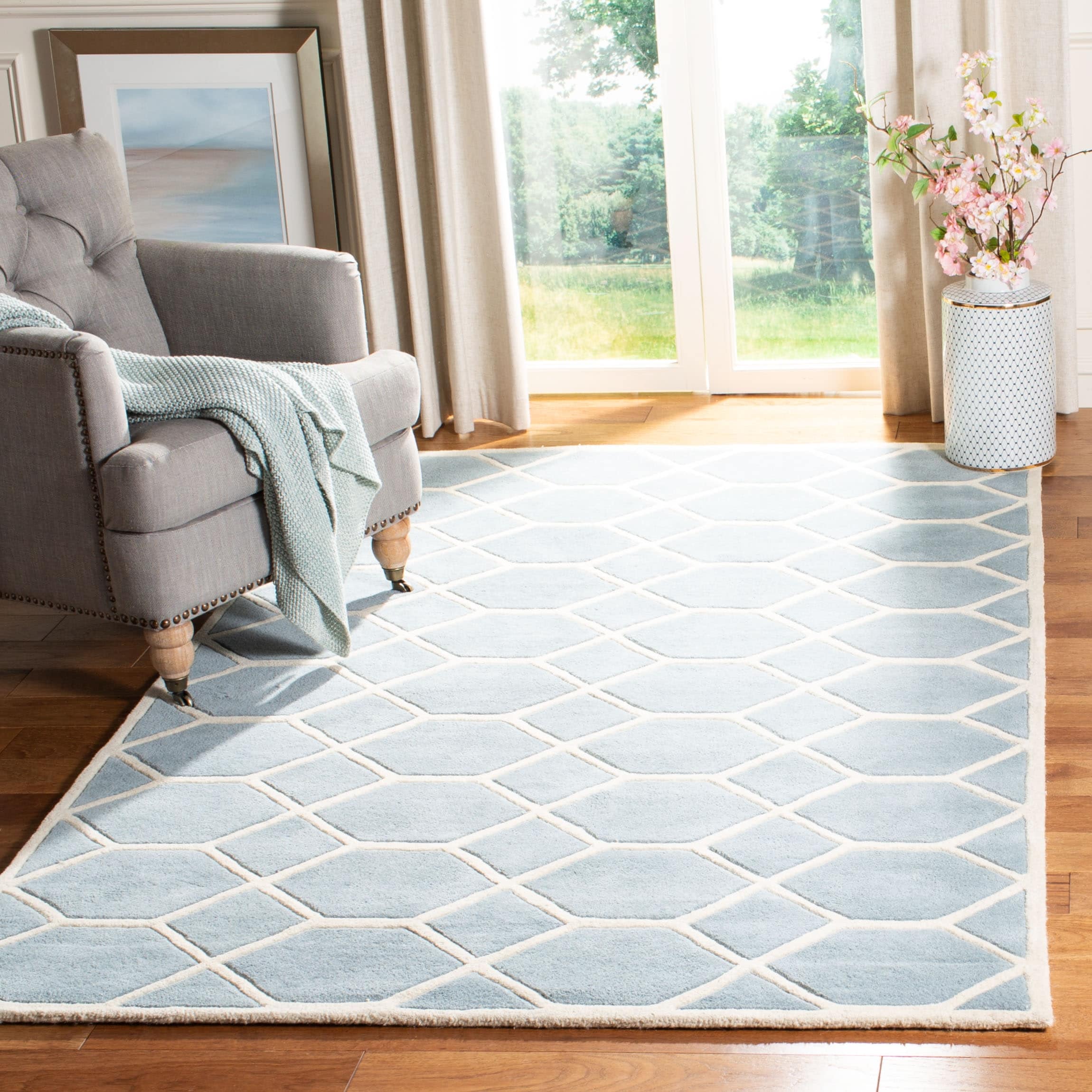 SAFAVIEH Handmade Chatham Urtza Modern Wool Rug