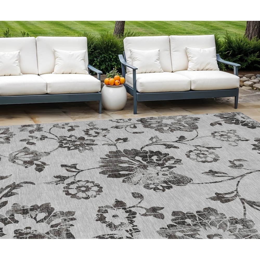 HomeRoots Floral Transitional Rectangle Outdoor Rug