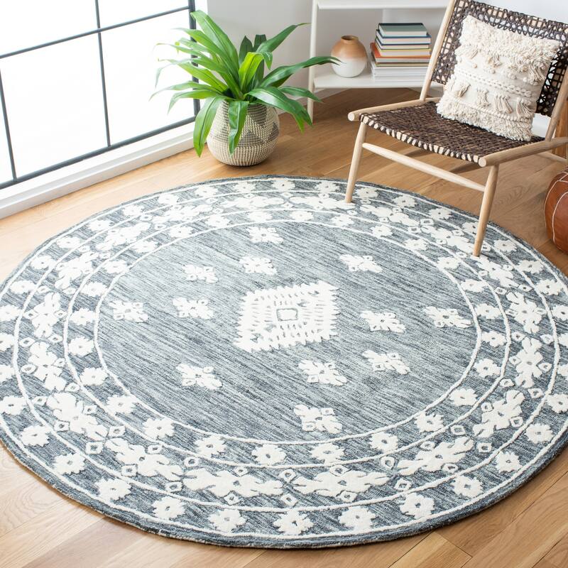SAFAVIEH Handmade Aspen Nusreta Rustic Boho Wool Rug - 7' Round - Dark Grey/Ivory