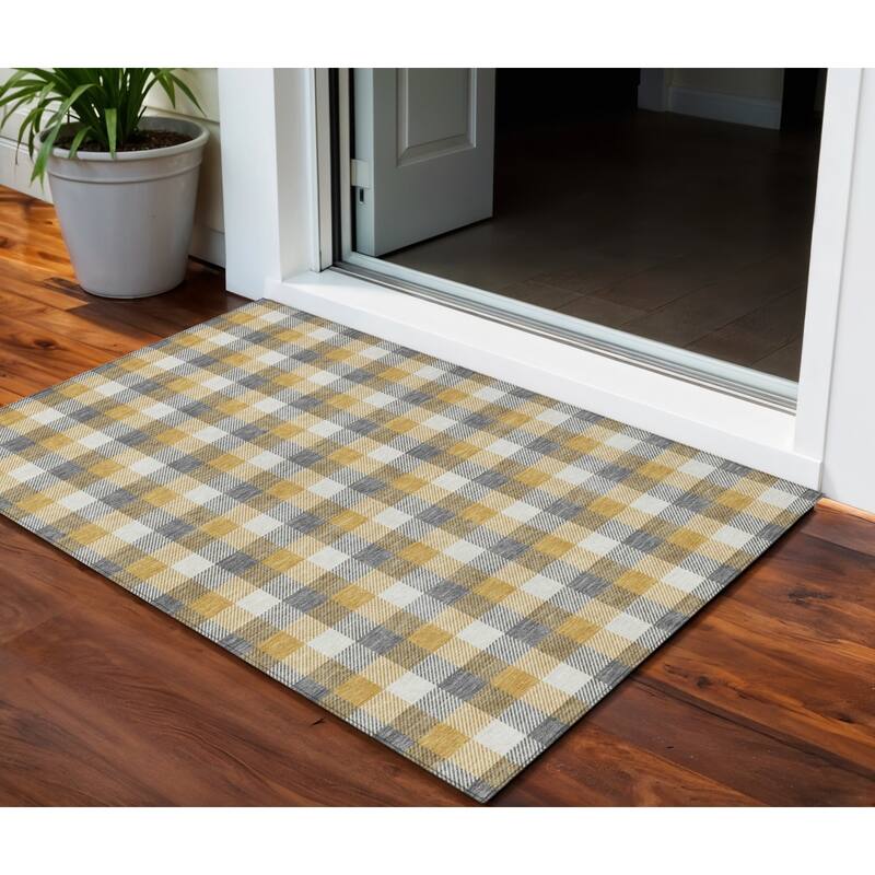 HomeRoots Plaid Transitional Rectangle Outdoor Rug - 3' x 5'