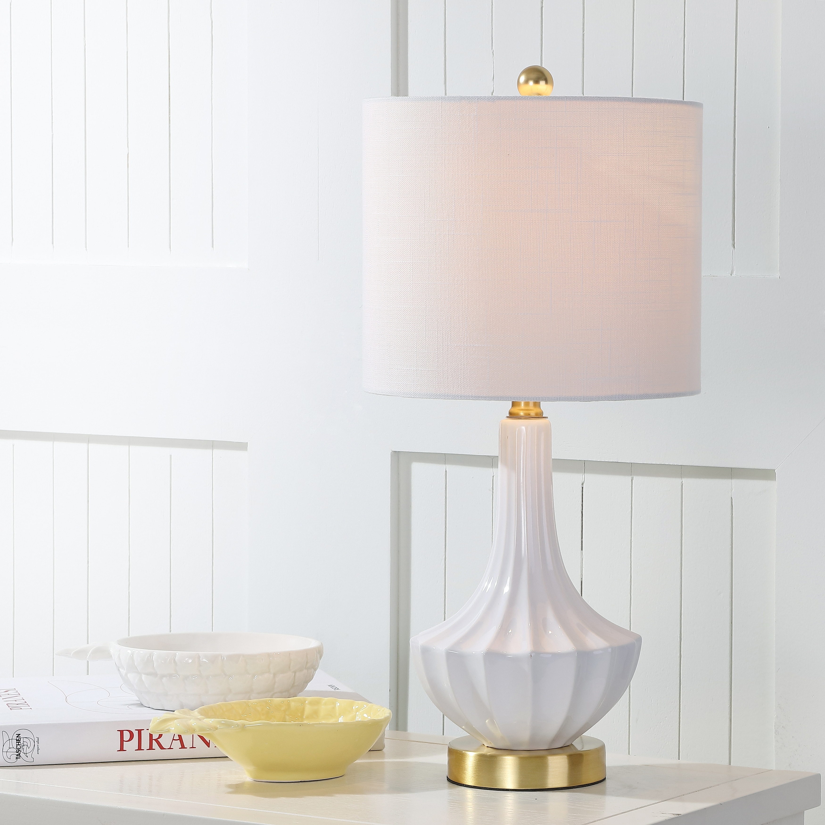JONATHAN Y Gaston 21.5" Ceramic Mini LED Table Lamp, Brass/White