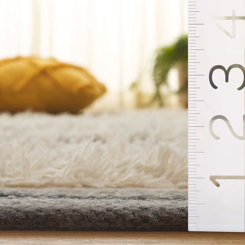 SAFAVIEH Handmade Kenya Herta Striped Wool Rug