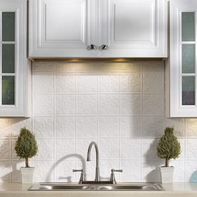 Fasade Traditional Style/Pattern 1 Decorative Vinyl 18in x 24in Backsplash Panel in Gloss White