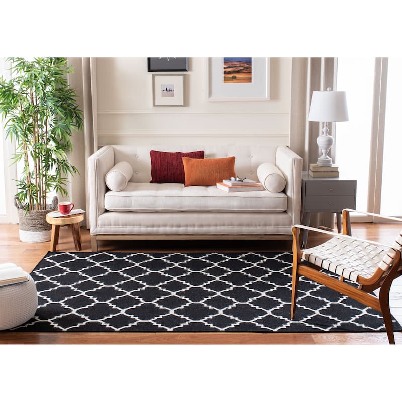 SAFAVIEH Handmade Flatweave Dhurries Taalke Modern Wool Rug