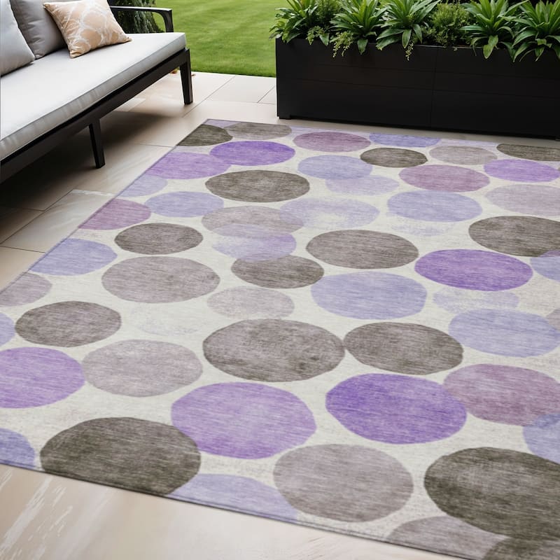 HomeRoots Geometric Transitional Rectangle Outdoor Rug - 5' X 8'