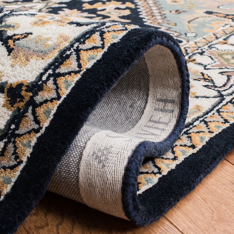 SAFAVIEH Handmade Heritage Carrol Traditional Oriental Wool Rug
