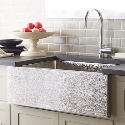 Pinnacle Hand-Hammered Copper 33-inch Farmhouse Kitchen Sink - 33 x 22 x 10.5