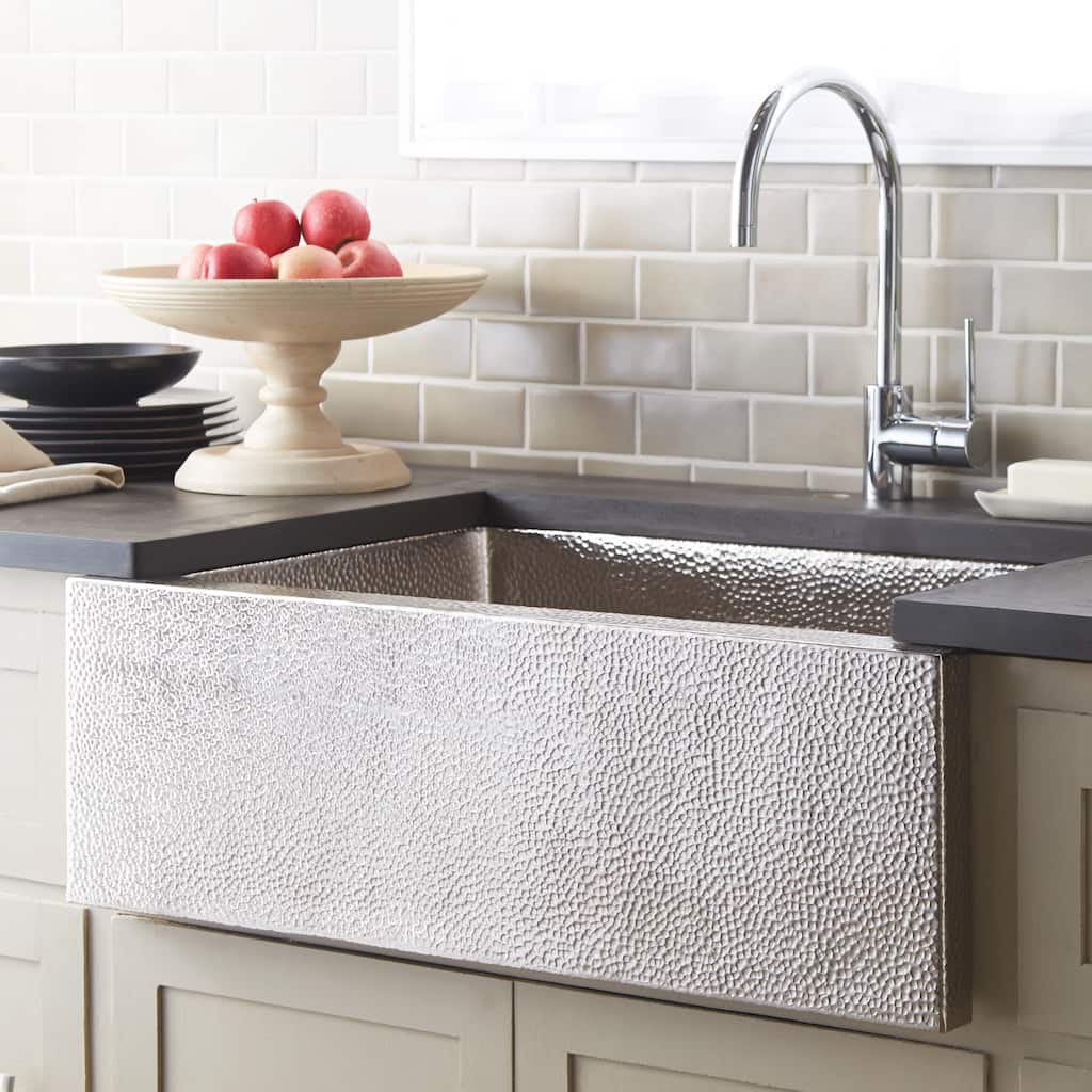 Pinnacle Hand-Hammered Copper 33-inch Farmhouse Kitchen Sink - 33 x 22 x 10.5