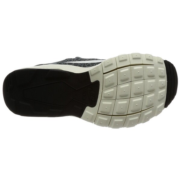 nike air max motion lw women's walking shoe