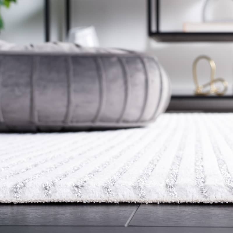 SAFAVIEH Whisper Dismo Modern Stripe Rug