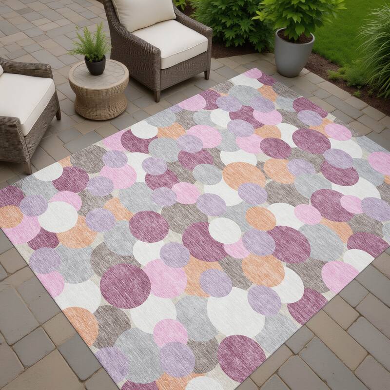 Machine Washable Indoor/ Outdoor Mucho Bubbles Chantille Rug