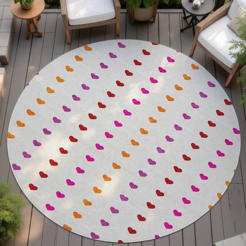 Machine Washable Indoor/ Outdoor Modern Hearts Chantille Rug - Ivory - 8' x 8'