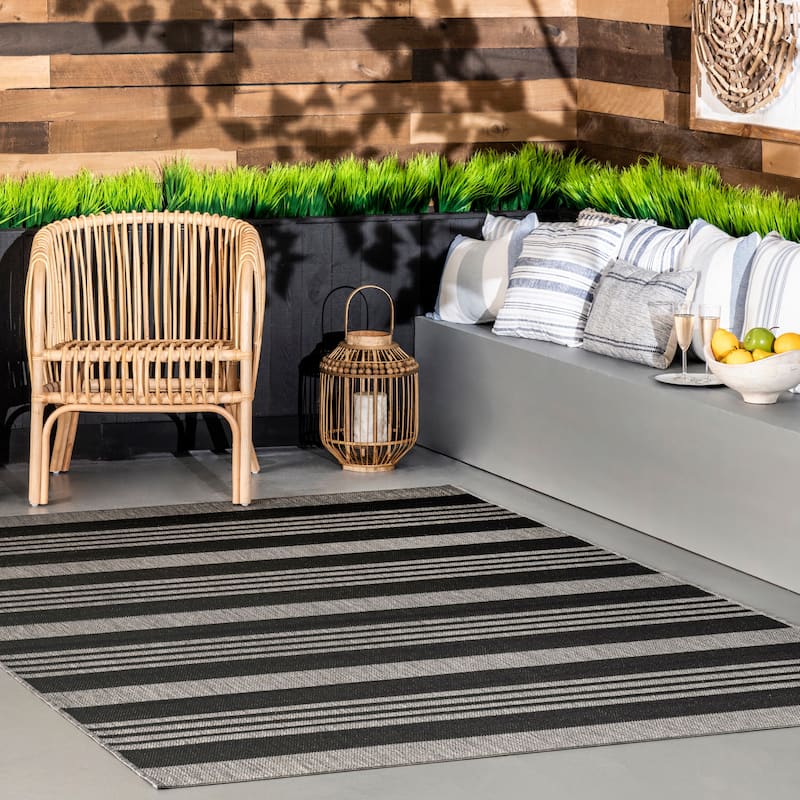 Nuloom Kristen Striped Indoor/Outdoor Area Rug - 4' x 6' - Grey