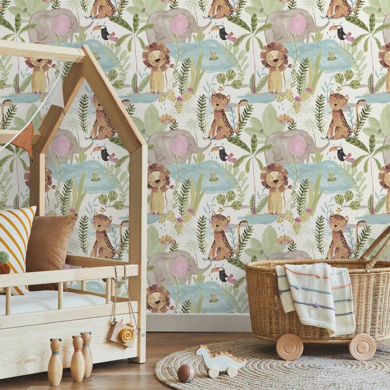 Advantage In The Jungle Multicolor Animal Friends Wallpaper