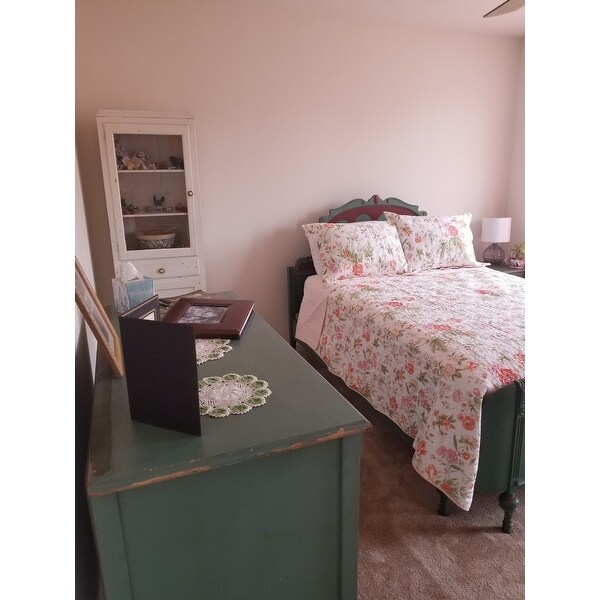 Top Product Reviews For Laura Ashley Breezy Floral Quilt Set 14333987 Overstock Keep it light and airy in any room with this laura ashley lifestyles breezy floral quilt set. overstock com