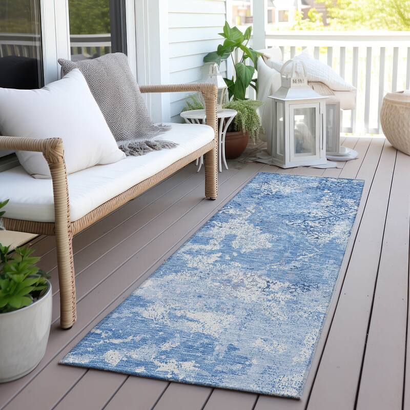 Machine Washable Indoor/ Outdoor Chantille Distressed Traditional Rug - Blue - 2'3" x 7'6"