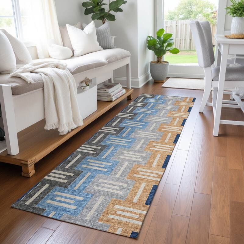 Machine Washable Indoor/ Outdoor Modern Wamego Chantille Rug
