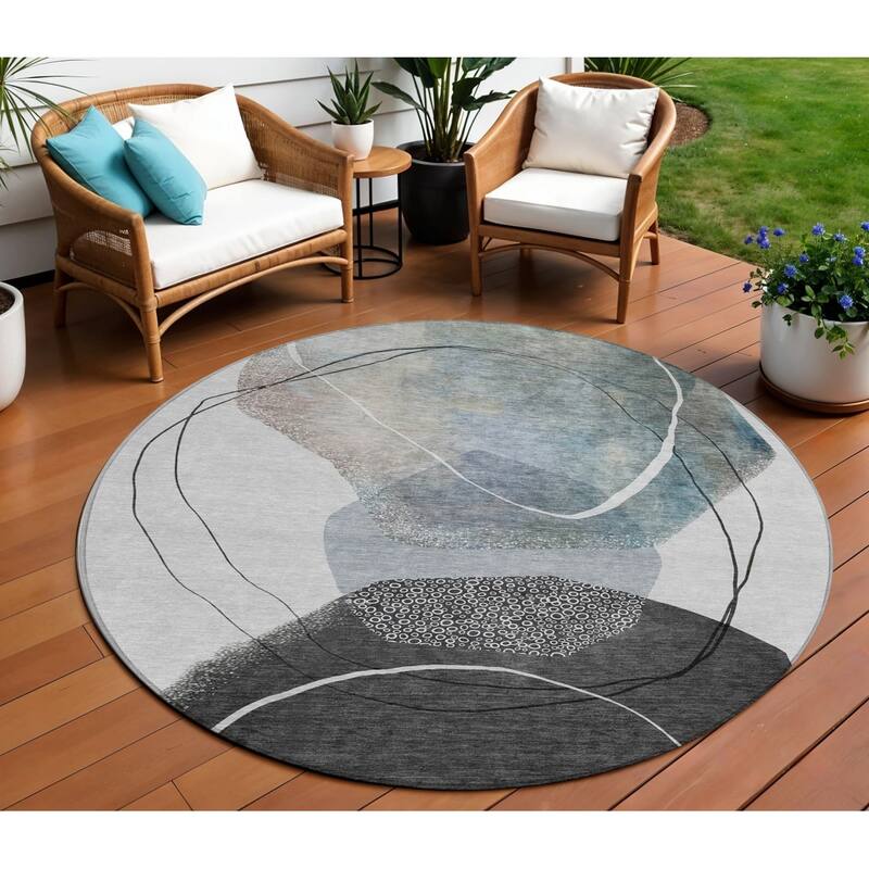 HomeRoots Abstract Transitional Rectangle Outdoor Rug - 8' Round