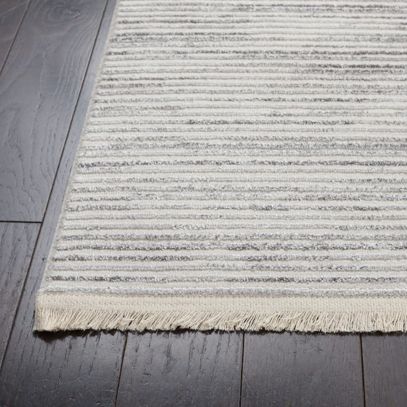SAFAVIEH Whisper Quinty Contemporary Stripe Fringe Rug