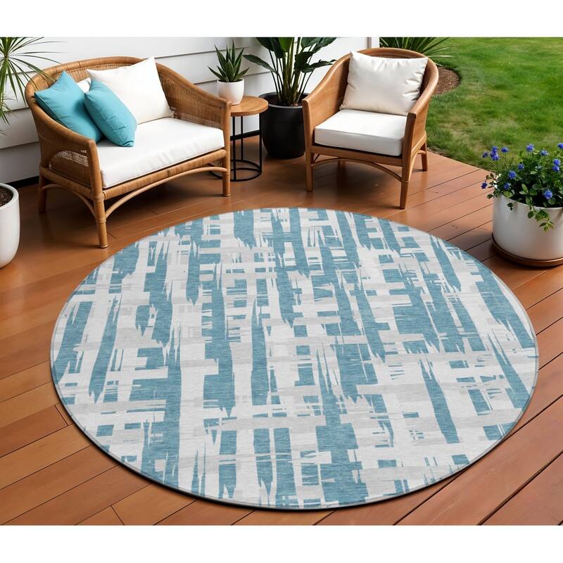 HomeRoots Striped Transitional Rectangle Outdoor Rug - 8' Round